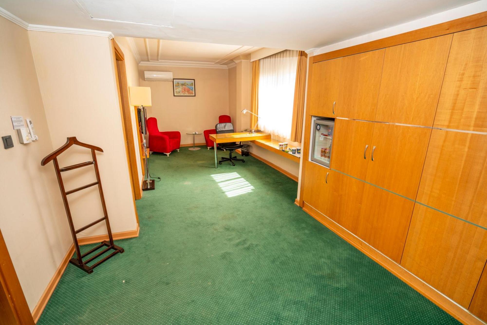 Anemon Kent Ege Otel Bornova ภายนอก รูปภาพ