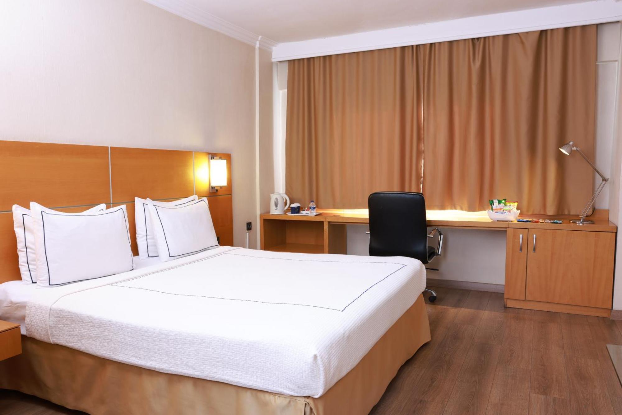 Anemon Kent Ege Otel Bornova ภายนอก รูปภาพ