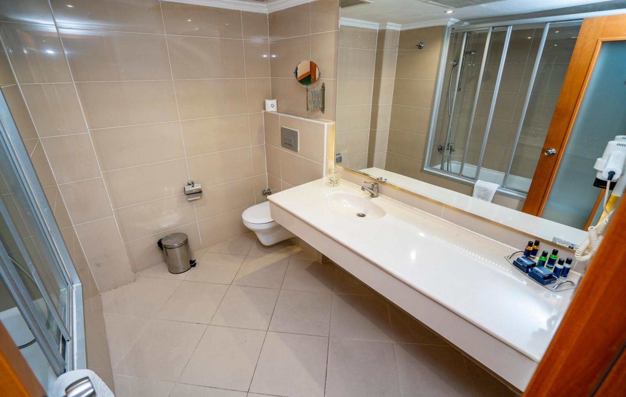 Anemon Kent Ege Otel Bornova ภายนอก รูปภาพ