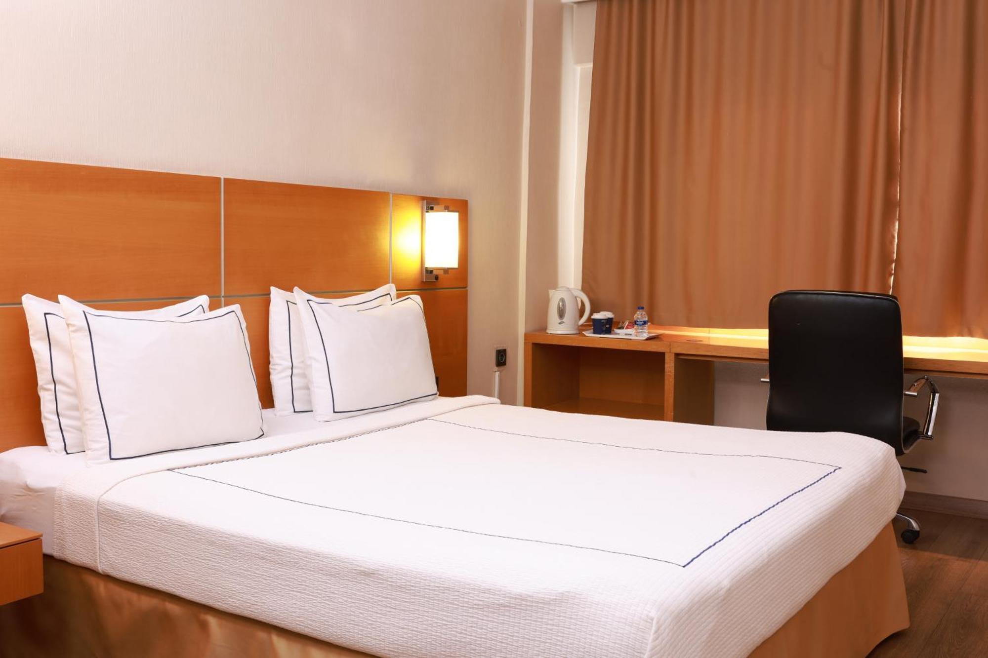 Anemon Kent Ege Otel Bornova ภายนอก รูปภาพ
