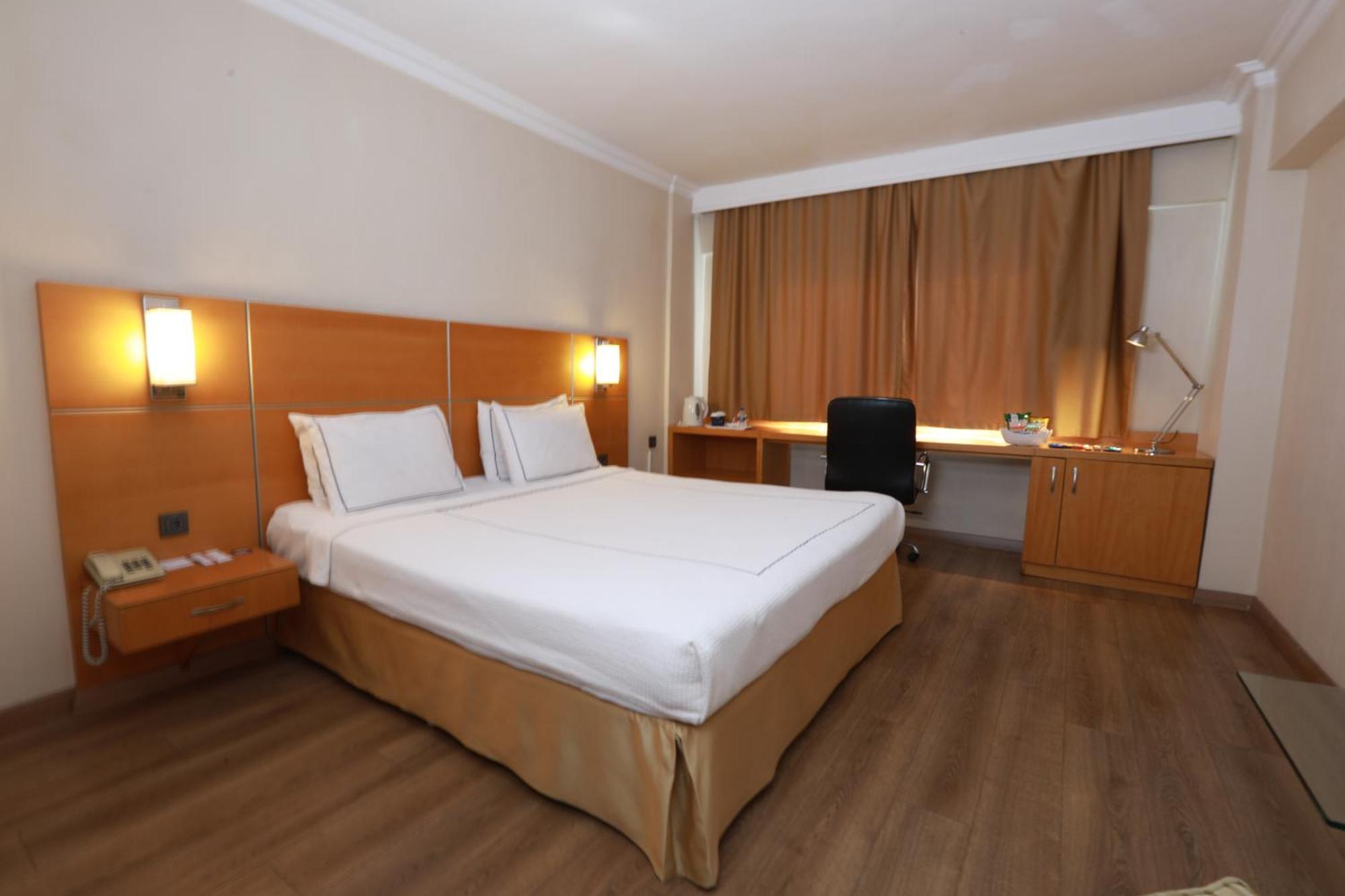 Anemon Kent Ege Otel Bornova ภายนอก รูปภาพ